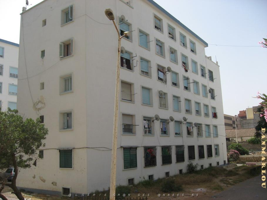 2354 cite la fontaine Bt1.jpg